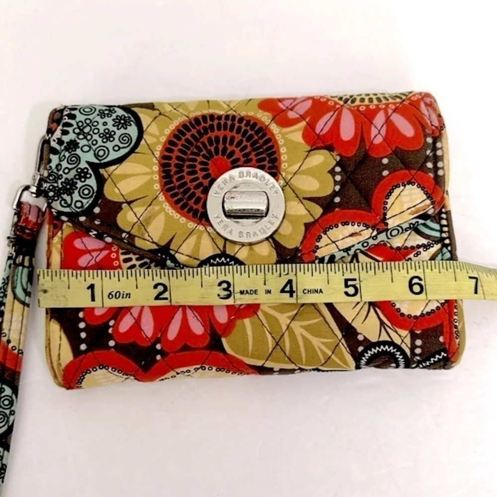 Vera Bradley Flower Shower Turnlock Wristlet EUC